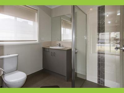17 Lawson Close, Horsham