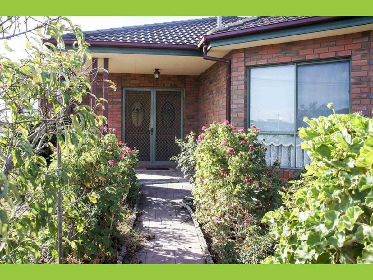 27 Citrus Avenue, Horsham