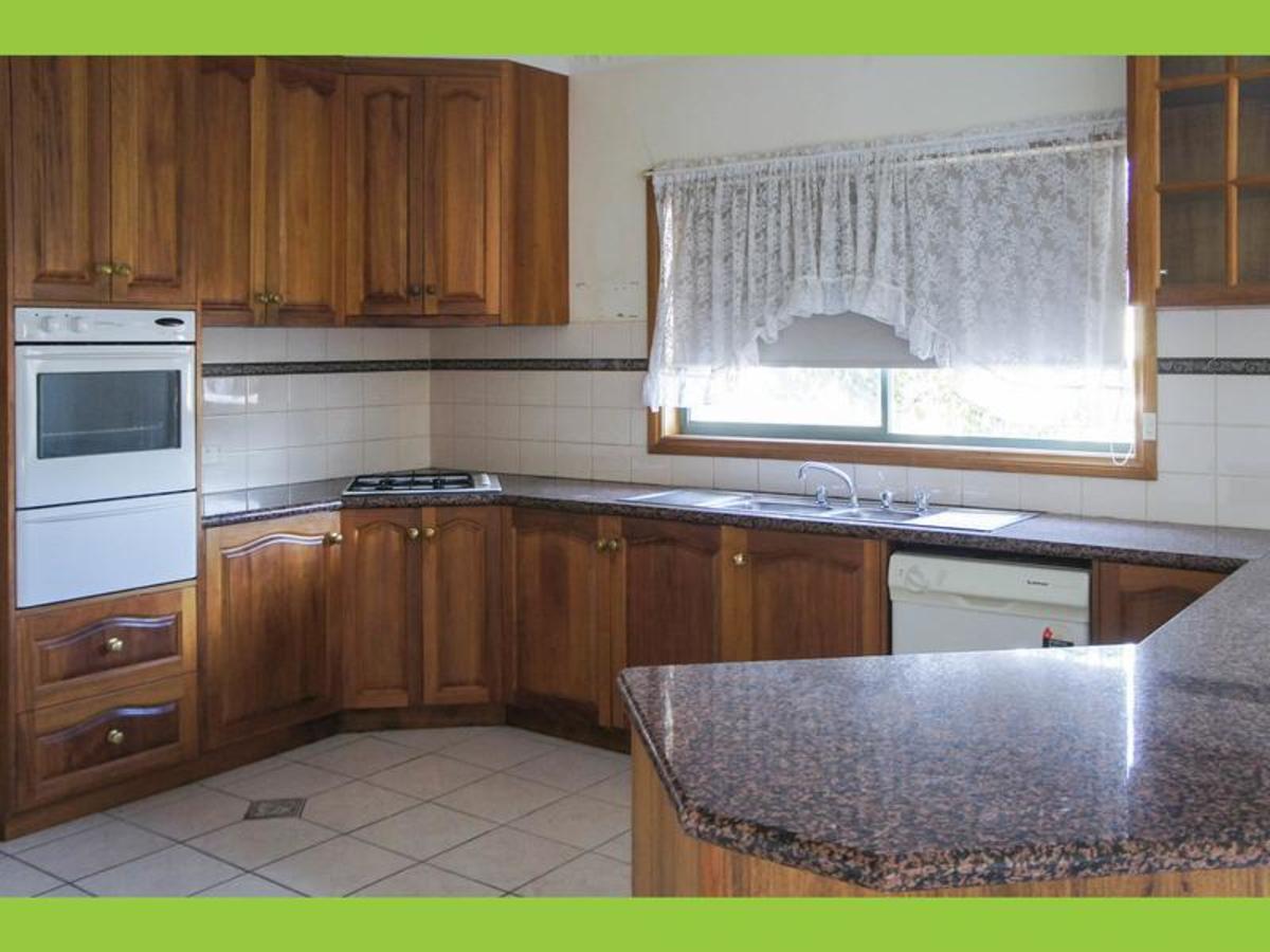 27 Citrus Avenue, Horsham