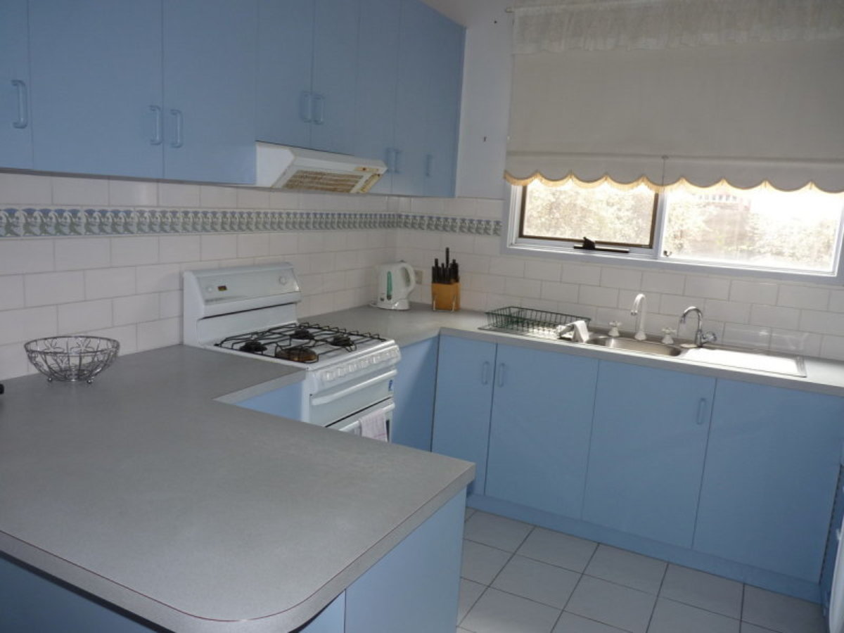 6 Hopkins Drive, Horsham