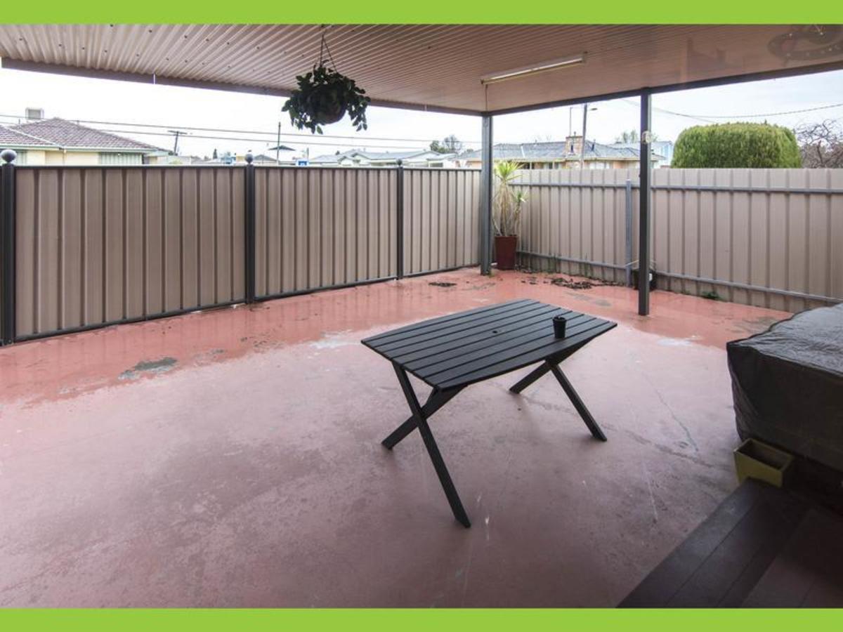 24 Arnott Street, Horsham