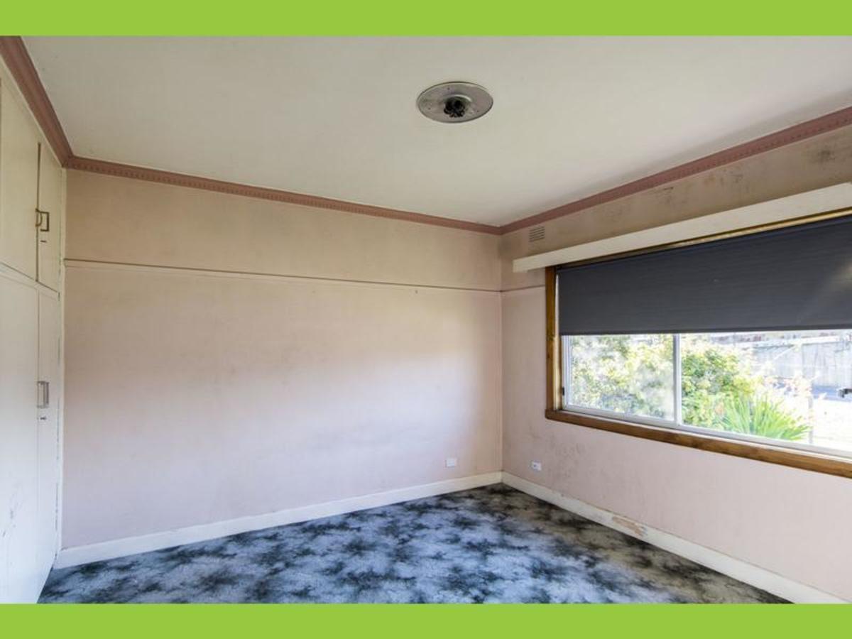 38 Railway Avenue, Horsham