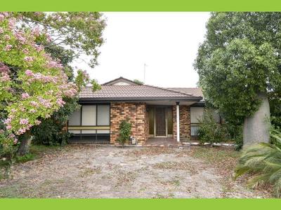 4 Oak Court, Horsham
