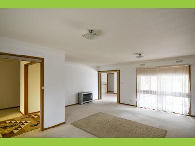 4 Oak Court, Horsham