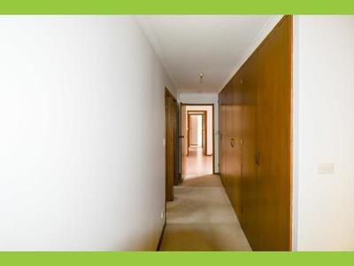 4 Oak Court, Horsham