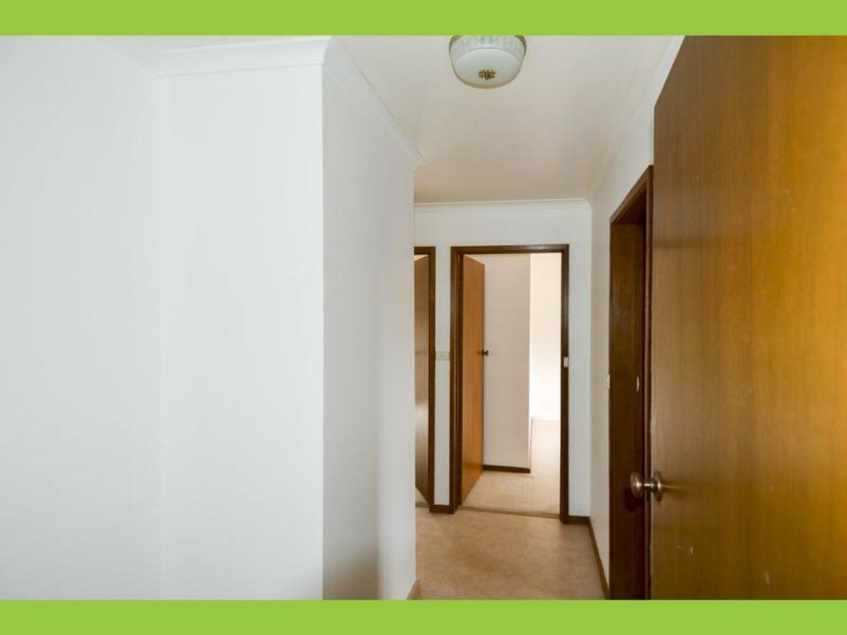 4 Oak Court, Horsham