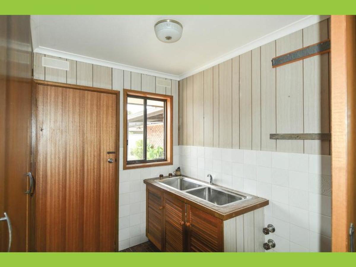 4 Oak Court, Horsham