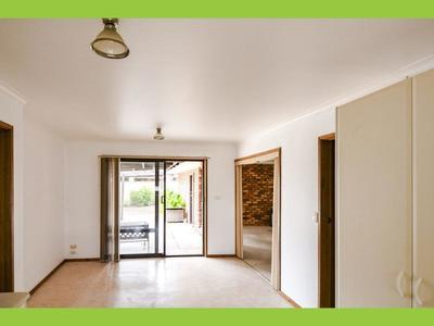 4 Oak Court, Horsham