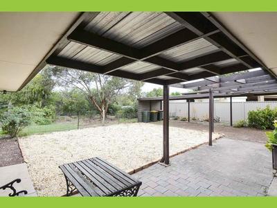 4 Oak Court, Horsham