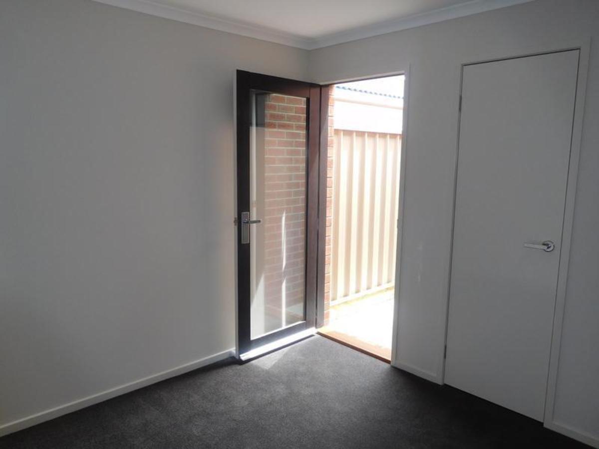 1 / 40 Vine Avenue, Horsham