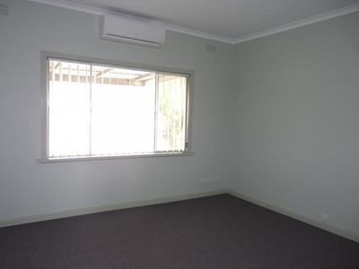 2 Golf Course Road, Horsham