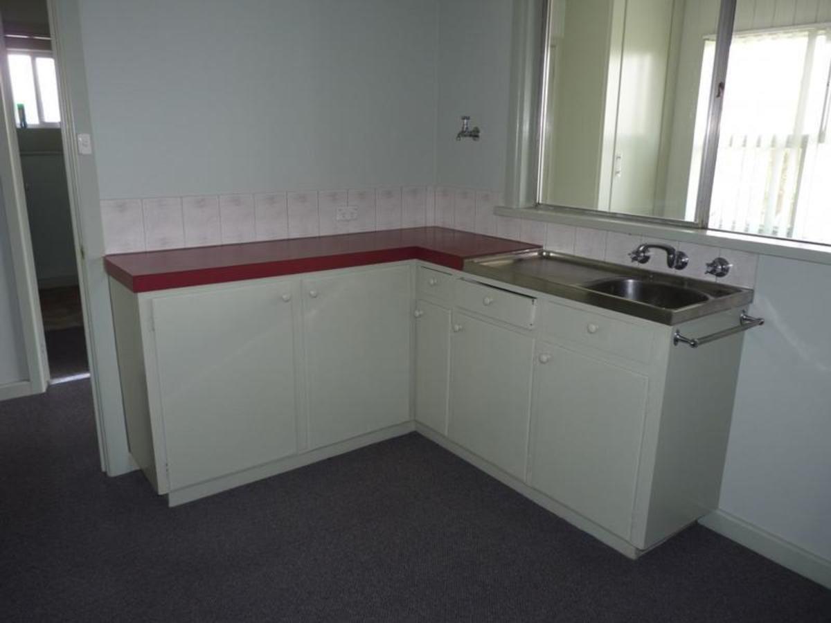 2 Golf Course Road, Horsham