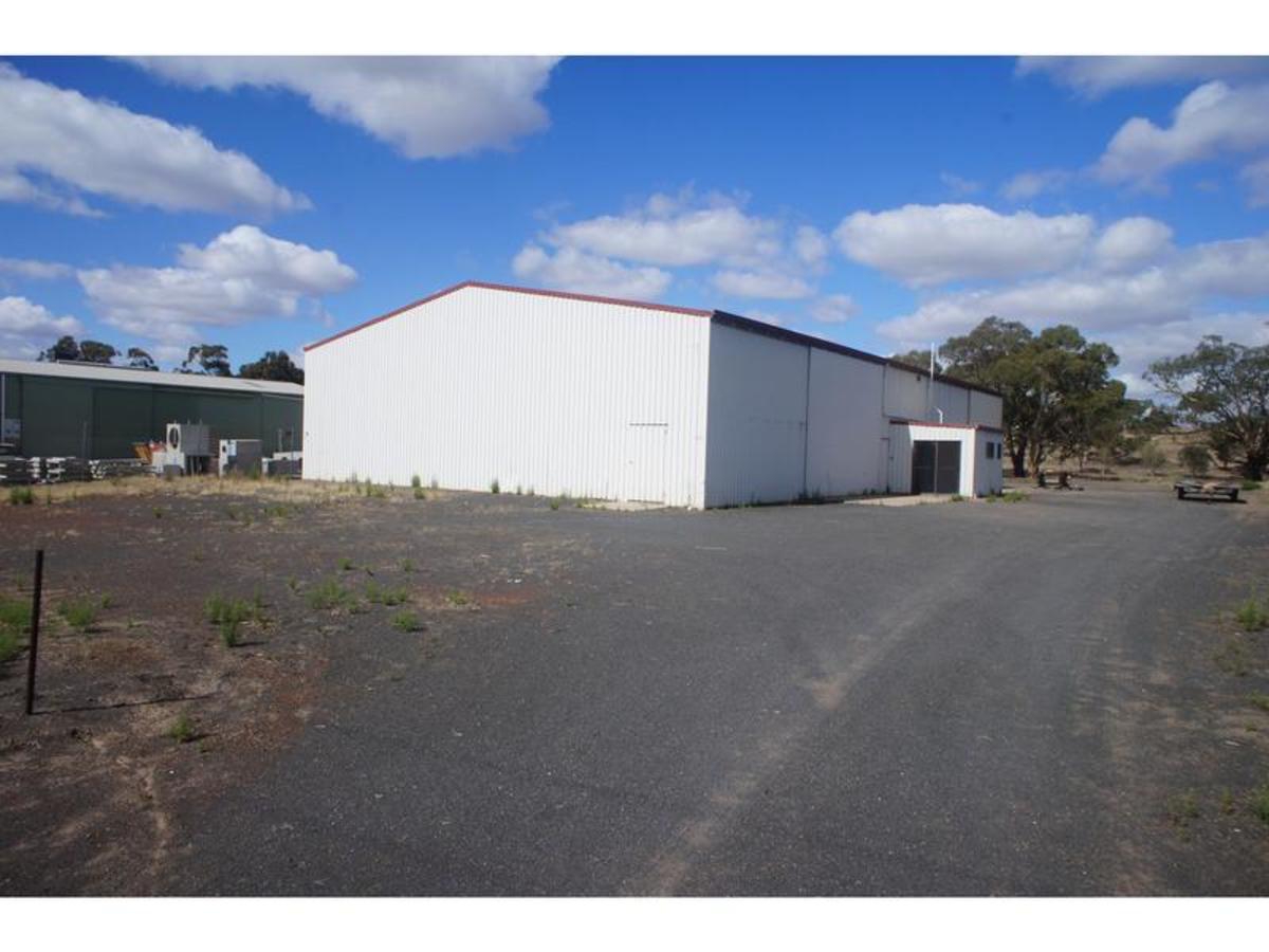 2 Turnbull Drive, Horsham