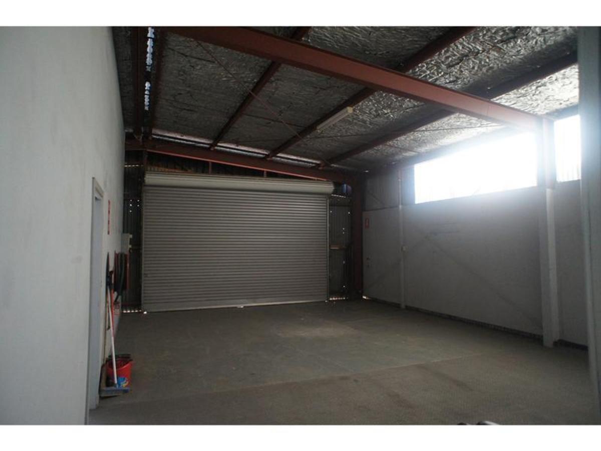 4 Sloss Street, Horsham