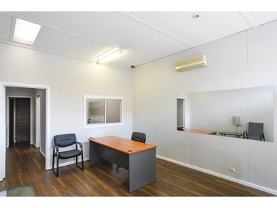 27 McLachlan Street, Horsham
