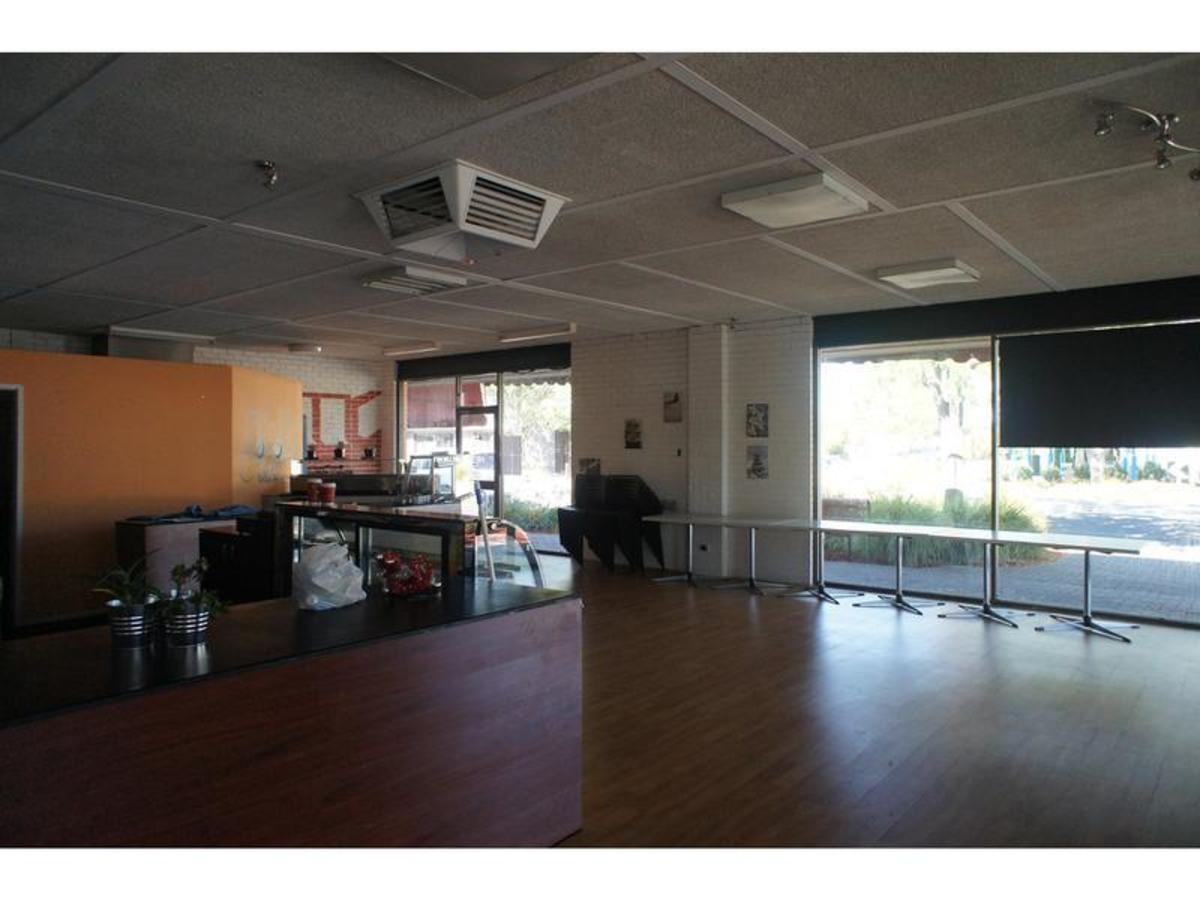 55B Roberts Avenue, Horsham