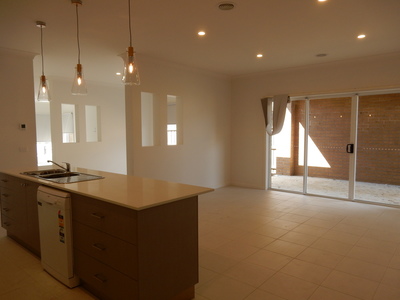10 Tangemere Way, Cranbourne East