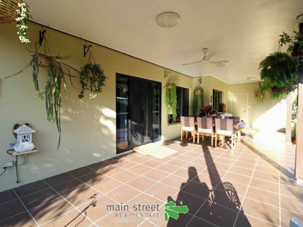 33 Holm Street, Atherton