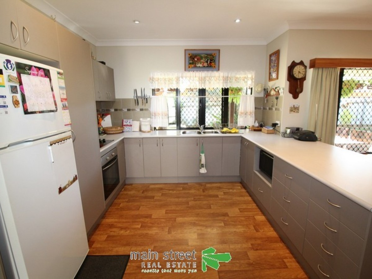 33 Holm Street, Atherton