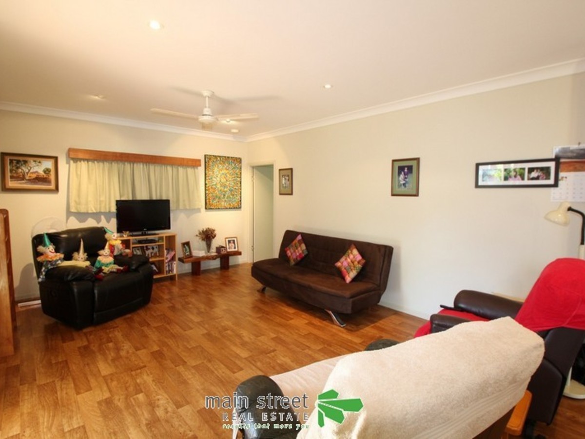 33 Holm Street, Atherton