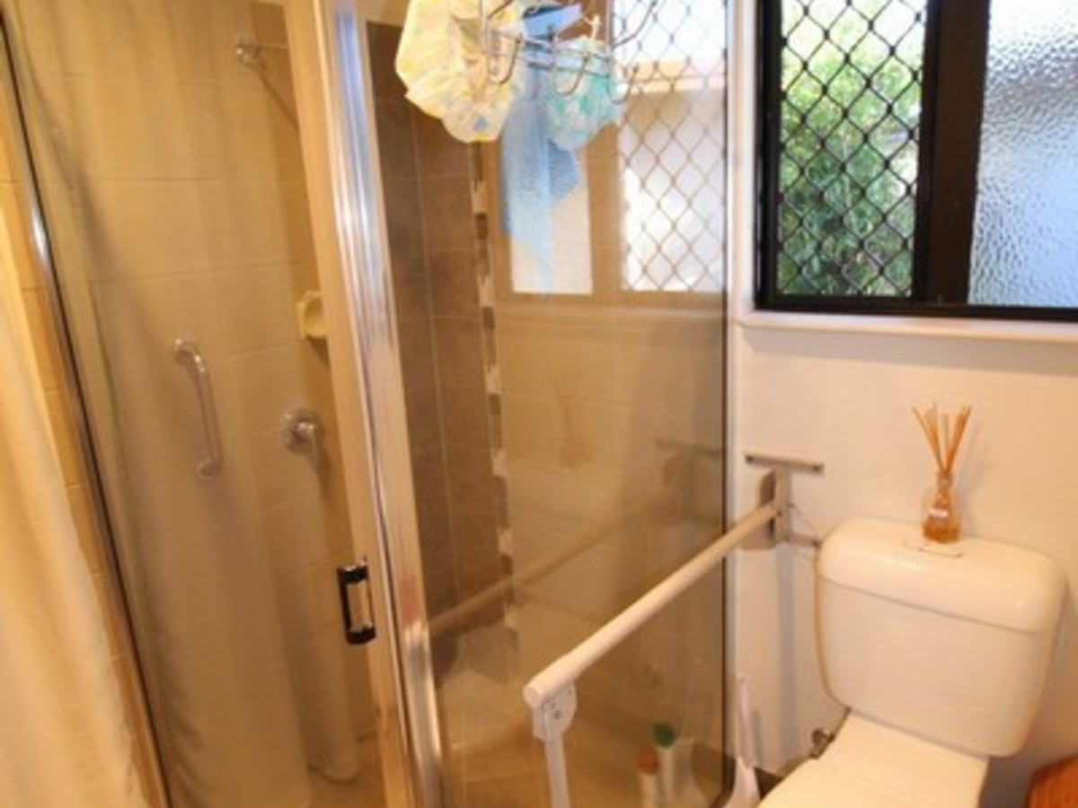 33 Holm Street, Atherton