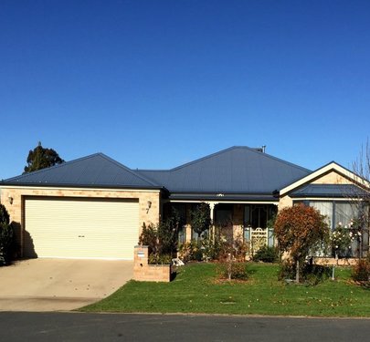 7 Champagne Crescent, Perth