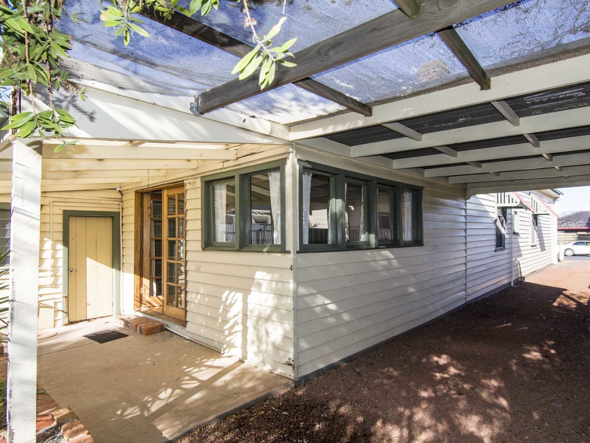 13 Henry Street, Horsham