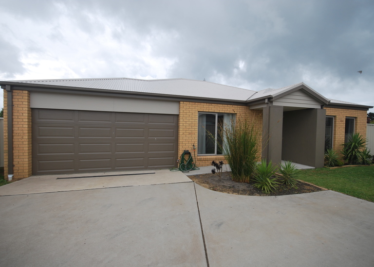 2 / 10 Wannon Street, Portland