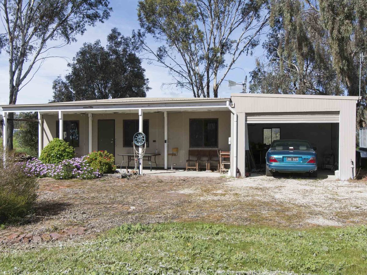 1704 Henty Highway, Mockinya