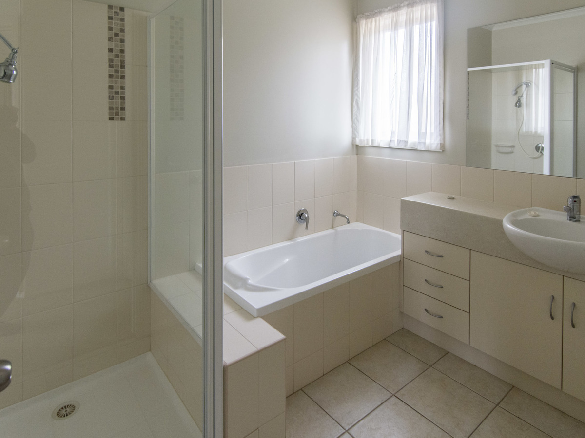 01 / 16 Palk Street, Horsham