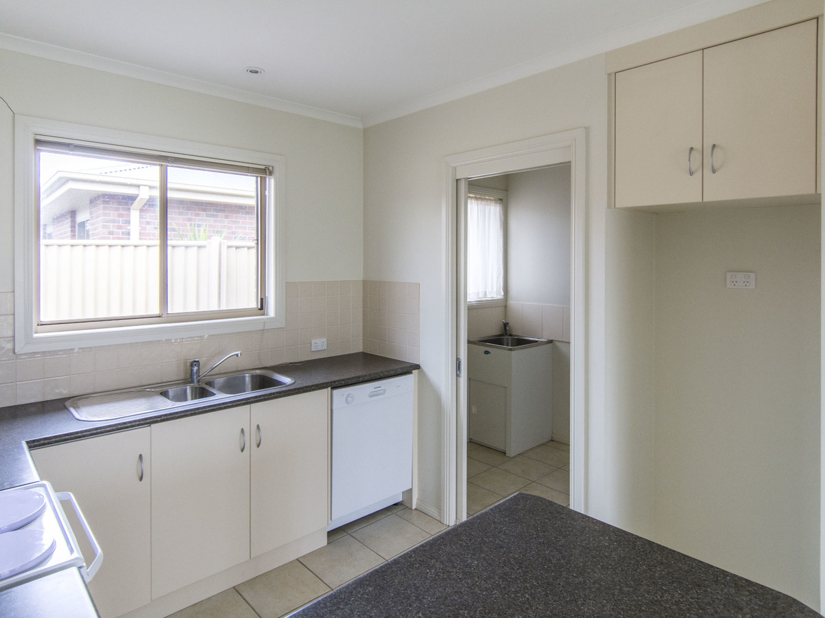 01 / 16 Palk Street, Horsham