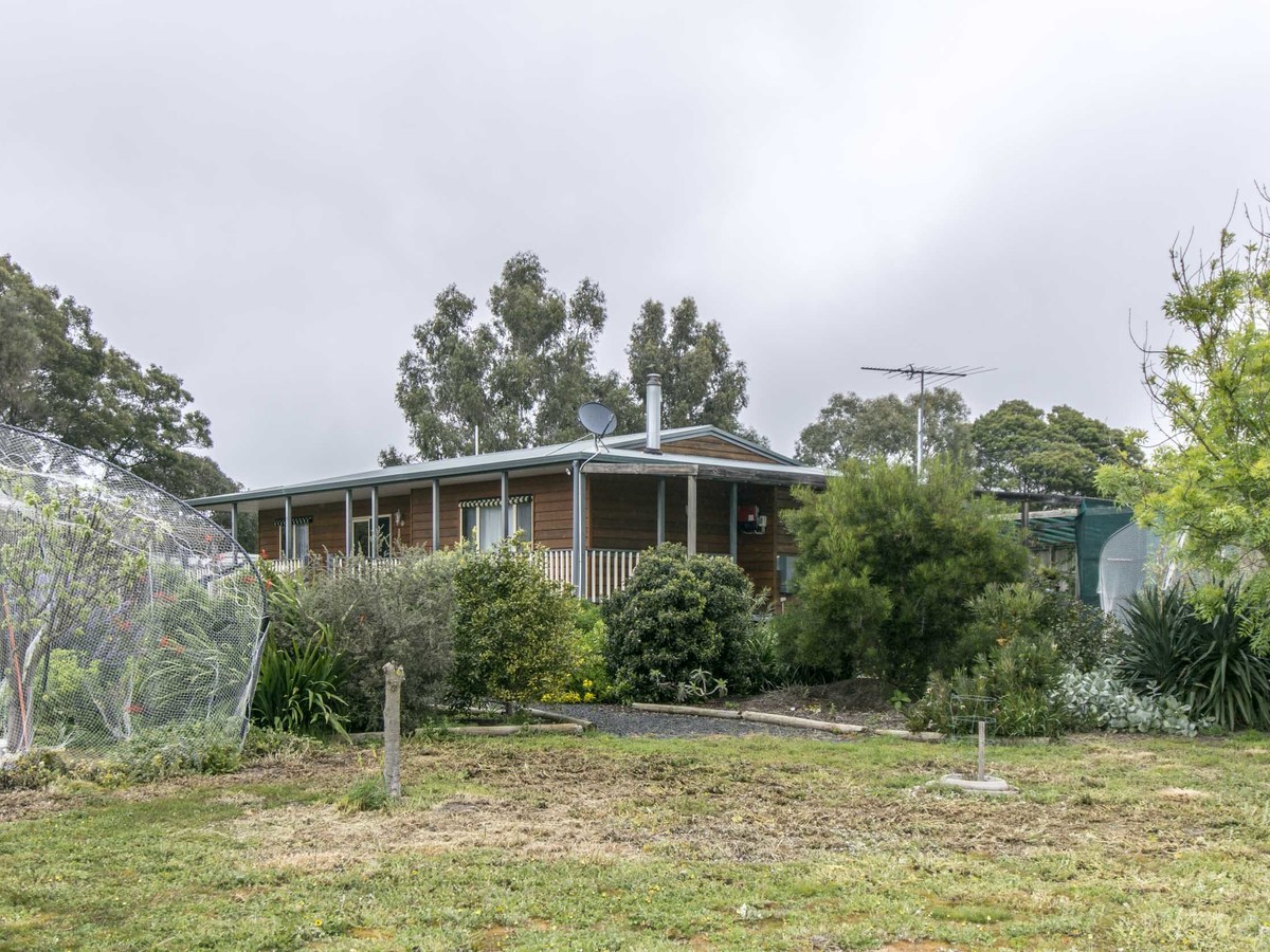 5383 Coleraine-Edenhope Road, Harrow
