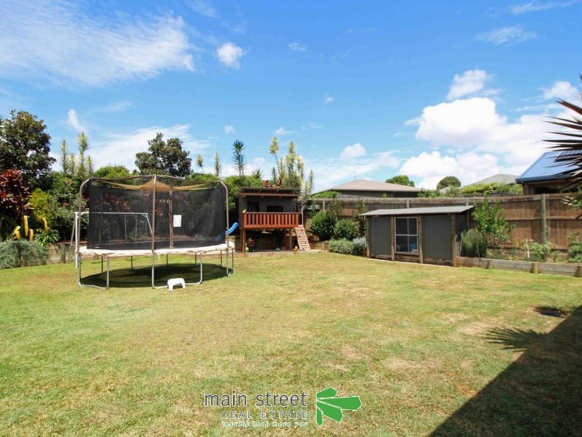 50 Danzer Drive, Atherton