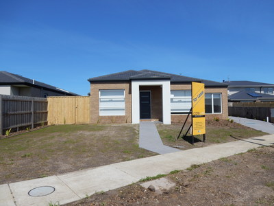 10 Tangemere Way, Cranbourne East