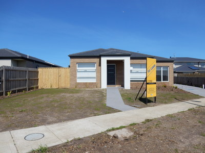 10 Tangemere Way, Cranbourne East