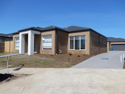 10 Tangemere Way, Cranbourne East