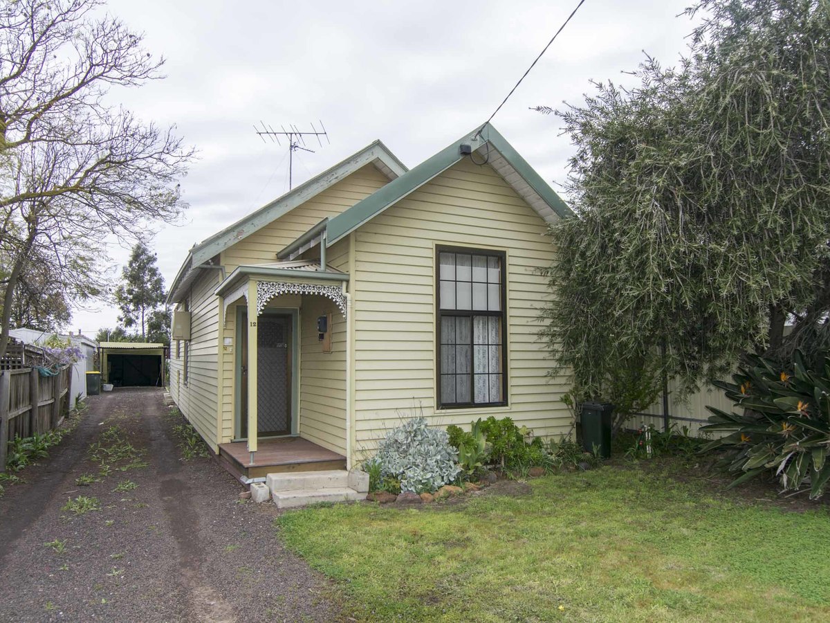 12  George Street, Horsham
