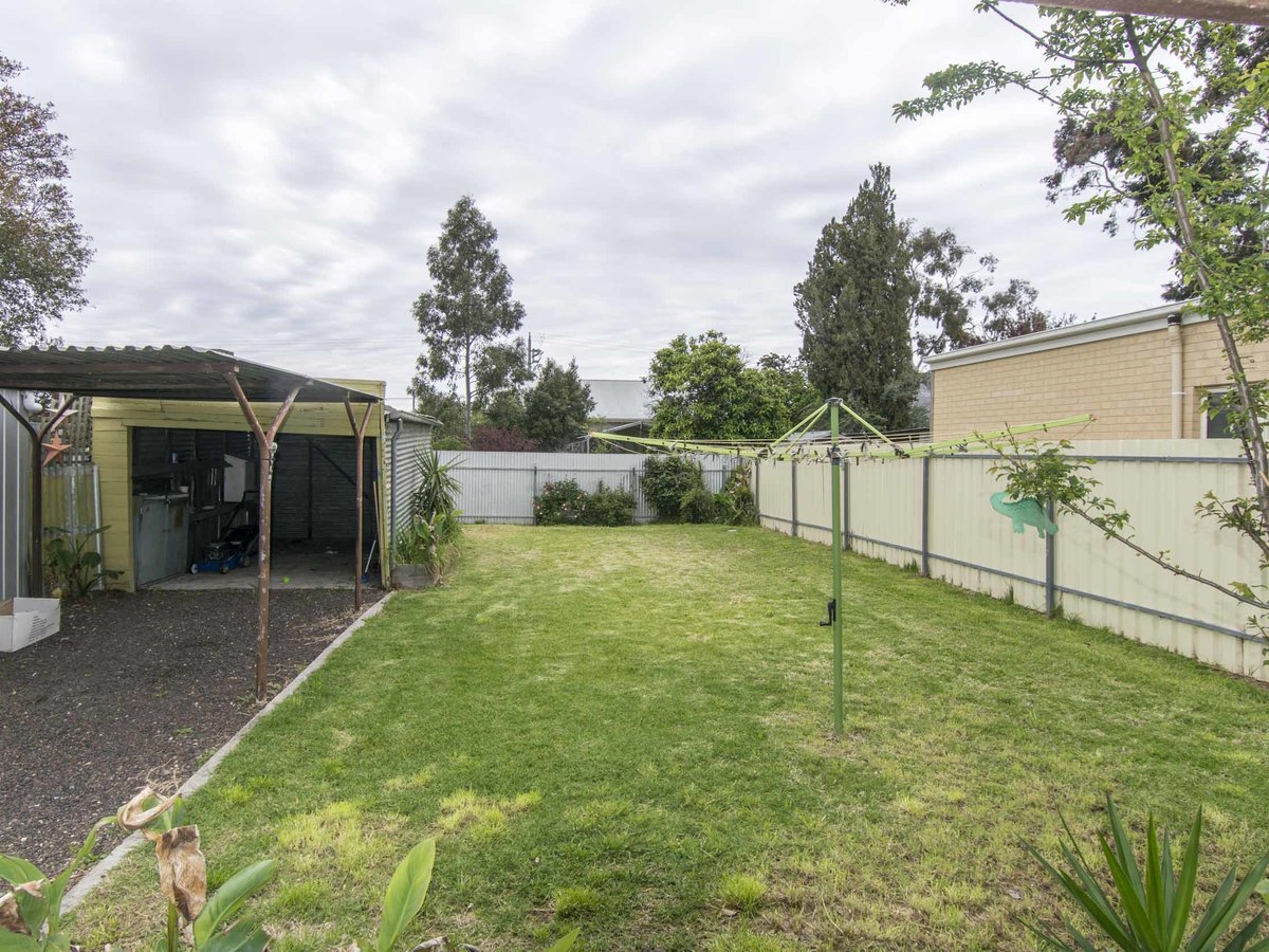 12  George Street, Horsham