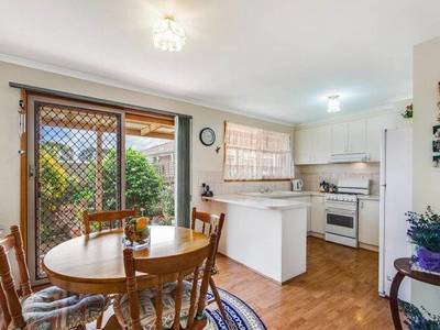 8 / 3 Pellita Way, Langwarrin