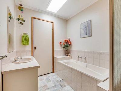 8 / 3 Pellita Way, Langwarrin
