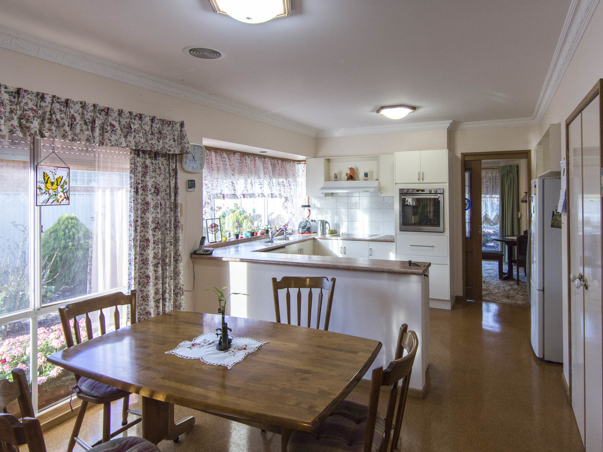 3 Stockton Drive, Horsham