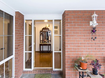 3 Stockton Drive, Horsham