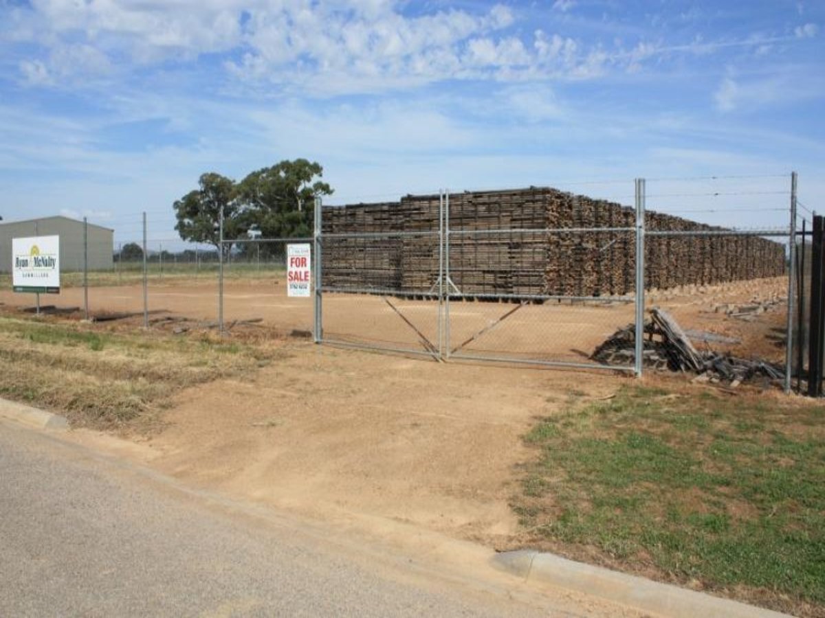 18 Irwin Road, Benalla