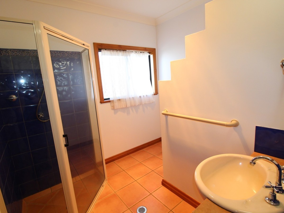 36 Anthony Drive, Atherton