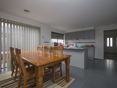 21 Evesham Street, Cranbourne North