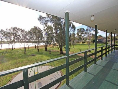 66 Lakeside Boulevard, Heathcote