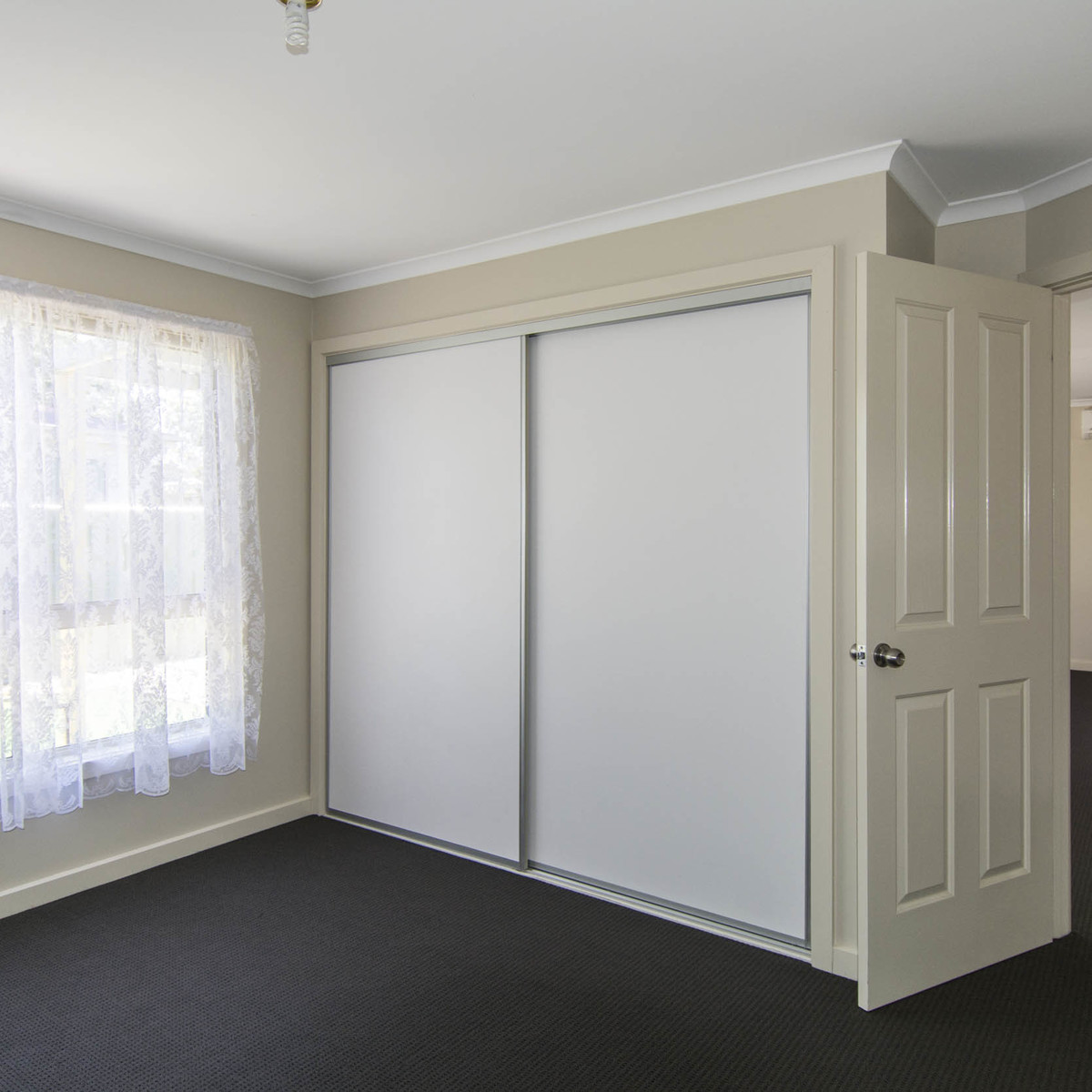 2 / 26 Philip Street, Horsham