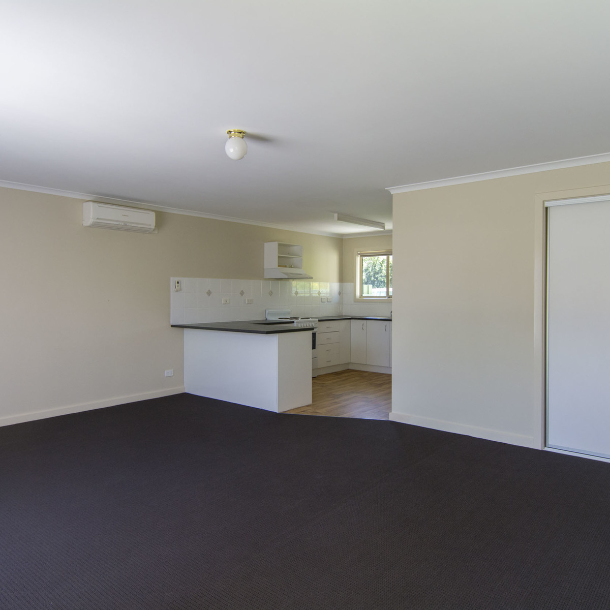 2 / 26 Philip Street, Horsham