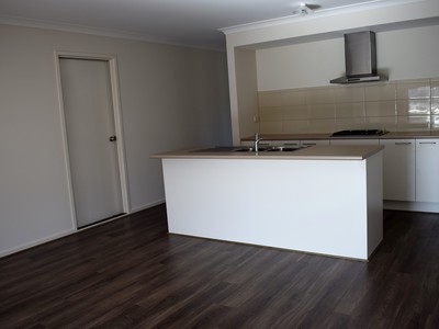 32 Yellow Robin Circuit, Cranbourne East
