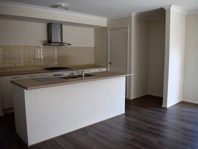 32 Yellow Robin Circuit, Cranbourne East